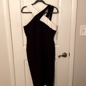 MAGGY LONDON size 12 black and white dress.
